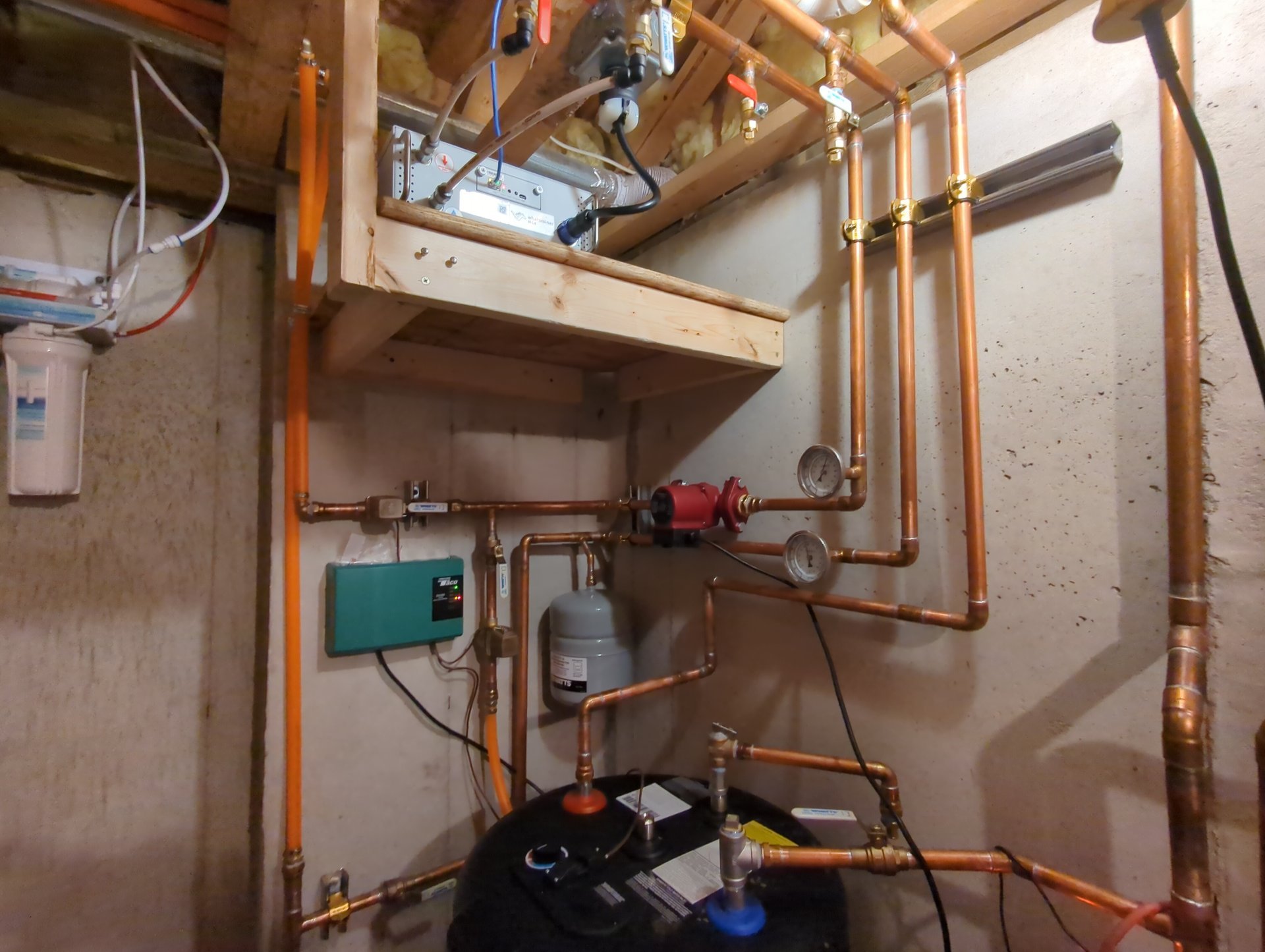 Custom Bitcoin miner heating system with thermal management controls